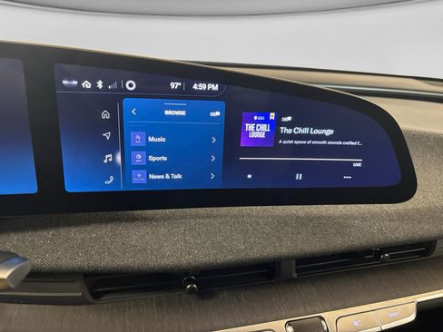 Used 2025 Lucid Air Pure RWD image 21