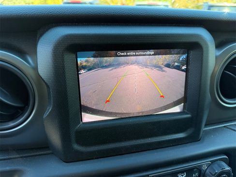 Used 2022 Jeep Wrangler Unlimited Sport image 24