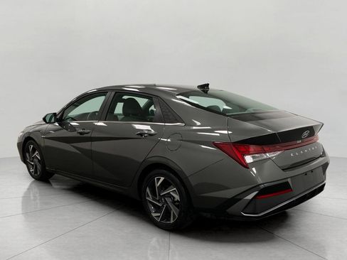 Certified 2025 Hyundai Elantra SEL image 7