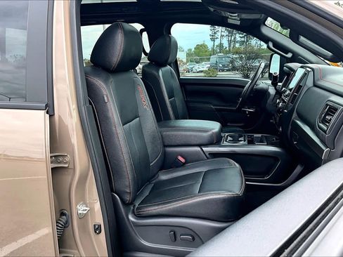 Used 2024 Nissan Titan PRO-4X w/ Pro-4x Convenience Package image 9