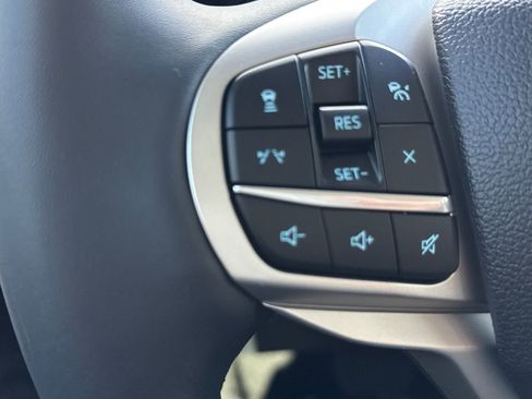 Used 2025 Ford Explorer Active w/ Active Comfort Package AWD/4WD image 19