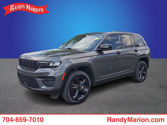 Used 2023 Jeep Grand Cherokee Altitude AWD/4WD image 1