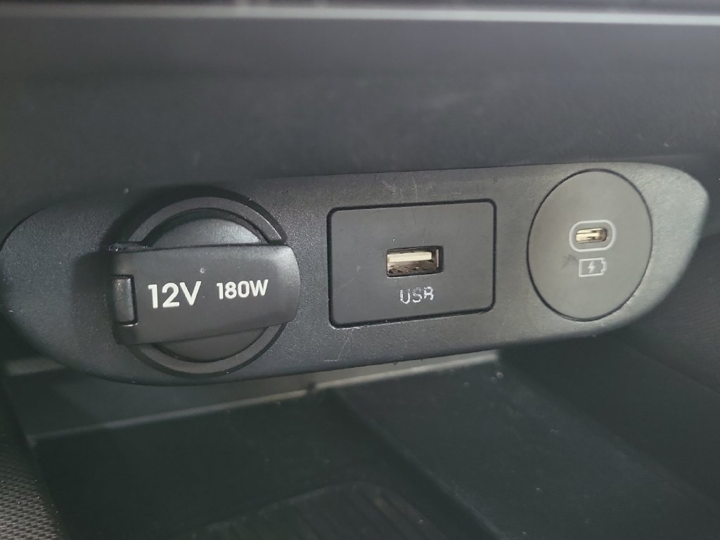 Used 2025 Hyundai Elantra Limited FWD image 20
