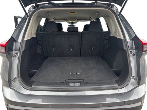 Used 2025 Nissan Rogue S FWD image 13