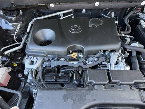 Used 2021 Toyota RAV4 LE image 29