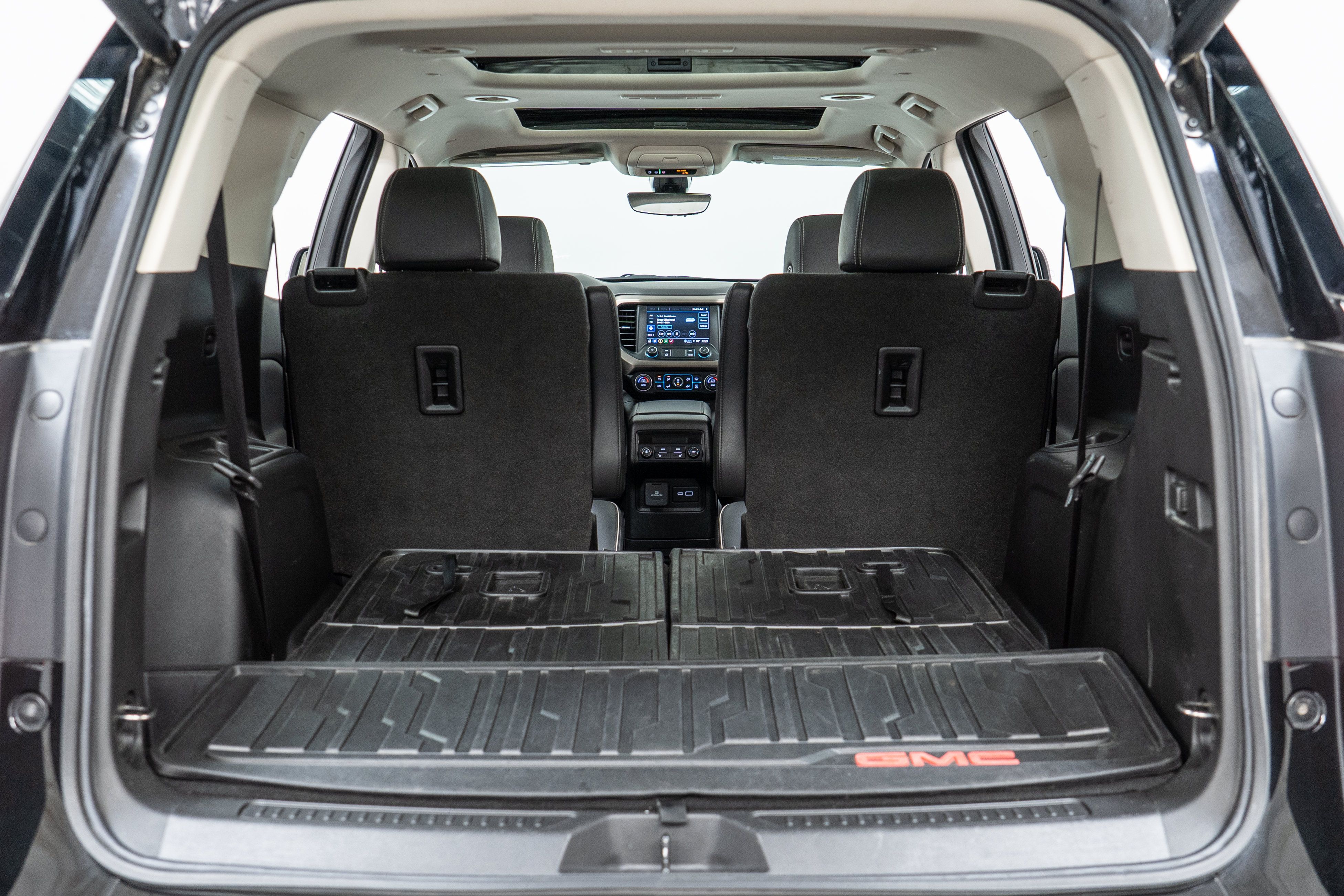 Used 2023 GMC Acadia Denali w/ Denali Ultimate Package FWD image 10