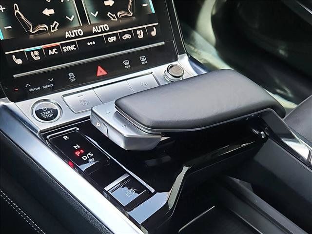 Used 2021 Audi e-tron Premium Plus w/ Premium Plus Package AWD/4WD image 16