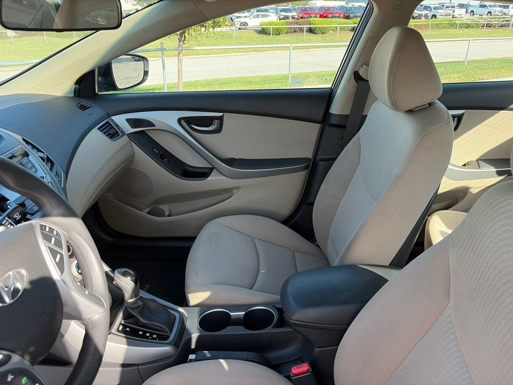 Used 2015 Hyundai Elantra SE w/ Option Group 02 FWD image 45