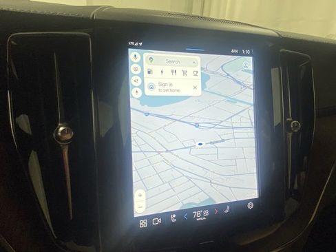 Certified 2024 Volvo XC60 T8 Ultimate w/ Climate Package image 19