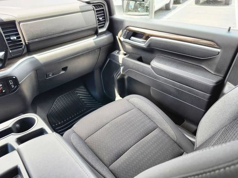Used 2025 Chevrolet Silverado 2500 LT w/ Convenience Package AWD/4WD image 15