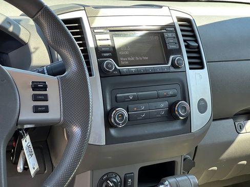 Used 2016 Nissan Frontier SV image 15