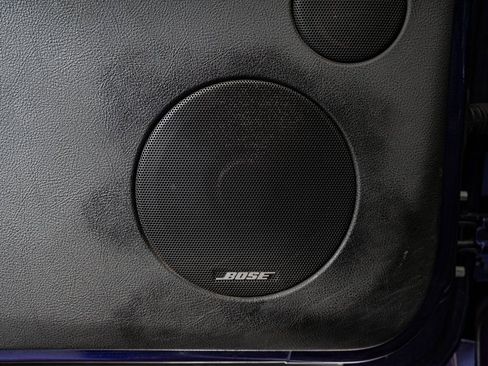 Used 2004 Chevrolet SSR w/ Preferred Equipment Group RWD image 22