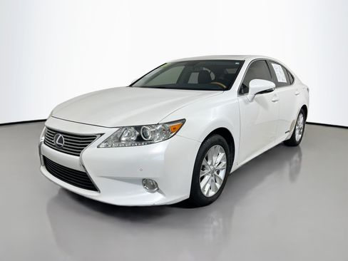 Used 2013 Lexus ES 300h w/ Luxury Pkg FWD image 10