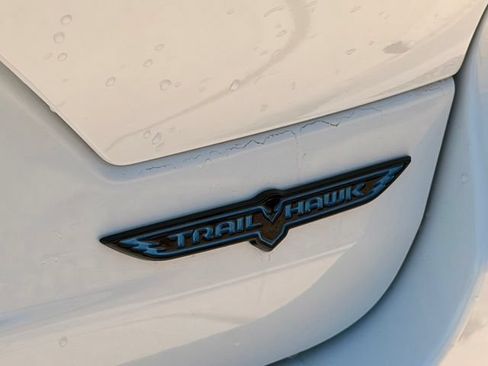 Used 2023 Jeep Grand Cherokee Trailhawk w/ Luxury Tech Group III AWD/4WD image 9