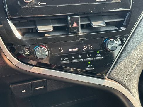 Used 2023 Toyota Camry LE FWD image 23