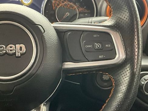 Used 2022 Jeep Gladiator Mojave w/ Cold Weather Group AWD/4WD image 18