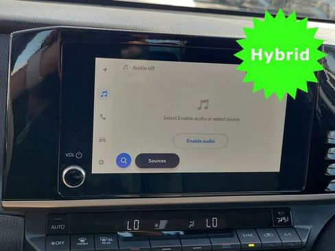 Used 2025 Toyota Camry LE image 9