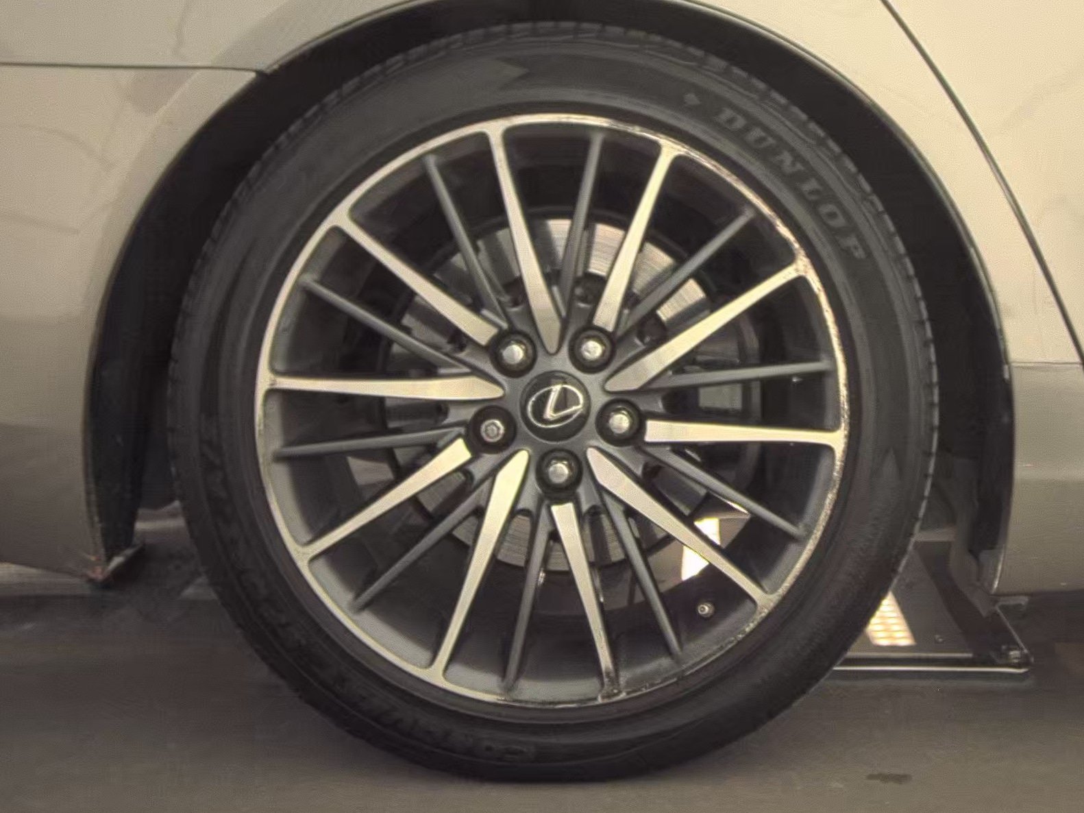 Used 2017 Lexus LS 460 F Sport RWD image 9