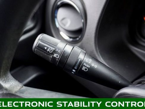 Used 2016 Jeep Patriot Sport image 18