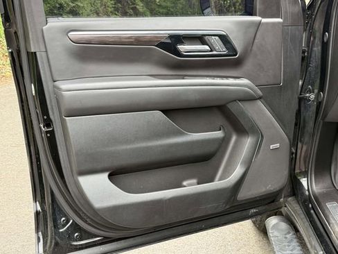 Certified 2025 Chevrolet Tahoe Z71 w/ Comfort Package AWD/4WD image 8