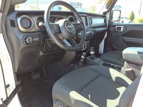 Used 2021 Jeep Wrangler Sport image 14