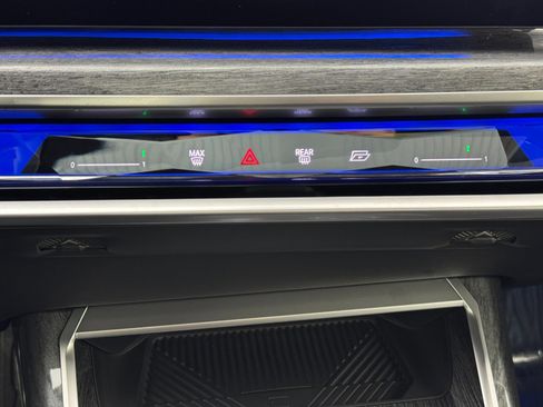 Used 2023 BMW 760i xDrive w/ Executive Package image 33