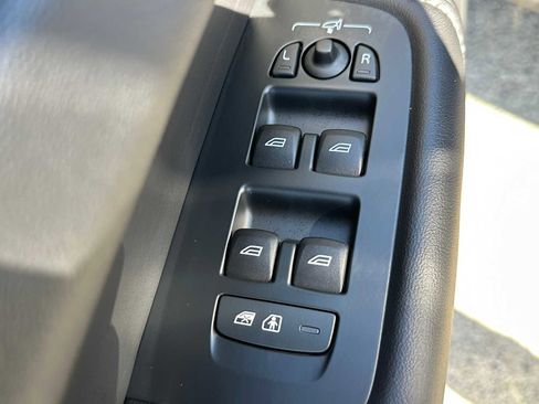 New 2025 Volvo XC60 B5 Ultra w/ Protection Package Premier image 21