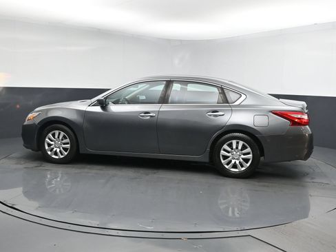 Used 2017 Nissan Altima 2.5 S w/ Power Driver Seat Package FWD image 4