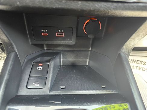 Used 2022 Nissan Kicks SV FWD image 23