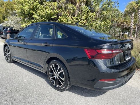 Used 2023 Volkswagen Jetta Sport image 5