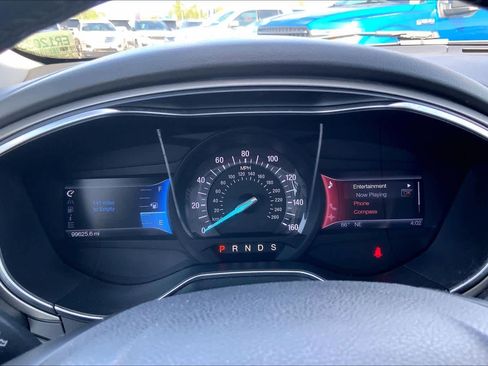 Used 2014 Ford Fusion SE w/ Equipment Group 202A image 25