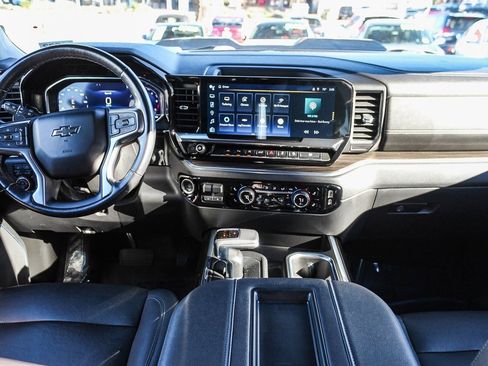 Used 2022 Chevrolet Silverado 1500 LT Trail Boss w/ Convenience Package II image 13