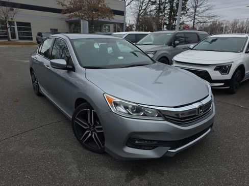 Used 2017 Honda Accord Sport Special Edition image 3