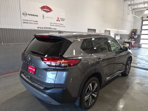 Used 2021 Nissan Rogue SL AWD/4WD image 3