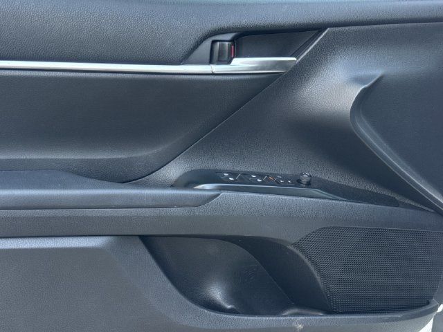 Used 2019 Toyota Camry LE FWD image 21