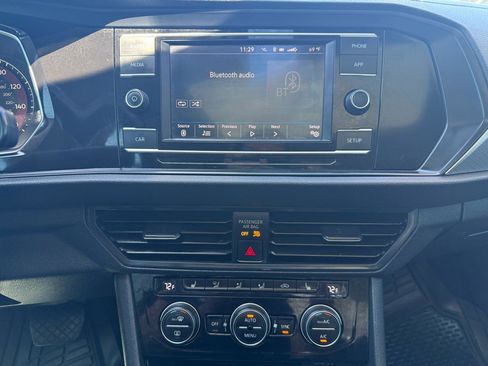 Used 2019 Volkswagen Jetta SE FWD image 19