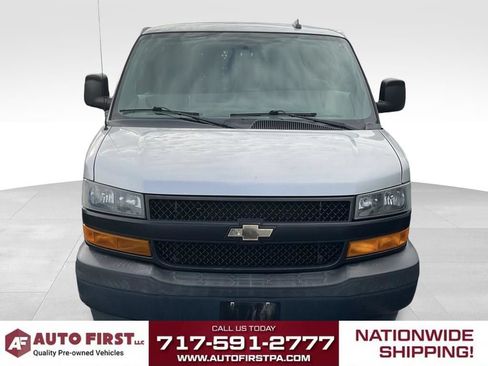 Used 2018 Chevrolet Express 2500 w/ Driver Convenience Package RWD image 2