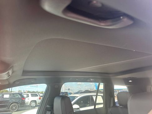 Used 2025 Cadillac XT6 Premium Luxury w/ Technology Package FWD image 7
