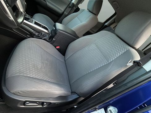 Used 2022 Toyota Tacoma SR5 w/ Technology Package image 32