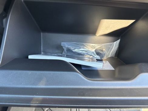 Used 2024 Chevrolet Silverado 1500 ZR2 image 27