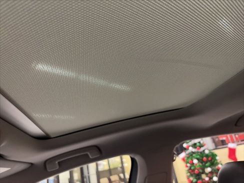 Certified 2024 Volkswagen Jetta SE w/ Panoramic Sunroof Package image 20