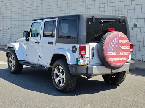 Used 2017 Jeep Wrangler Unlimited Sahara w/ Dual Top Group AWD/4WD image 5