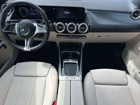 Certified 2025 Mercedes-Benz GLA 250 4MATIC image 12