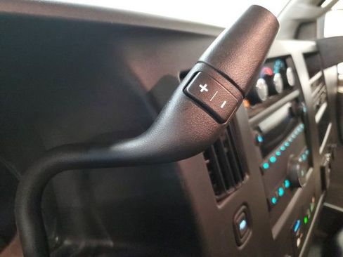 Used 2022 GMC Savana 3500 Extended w/ Driver Convenience Package image 25