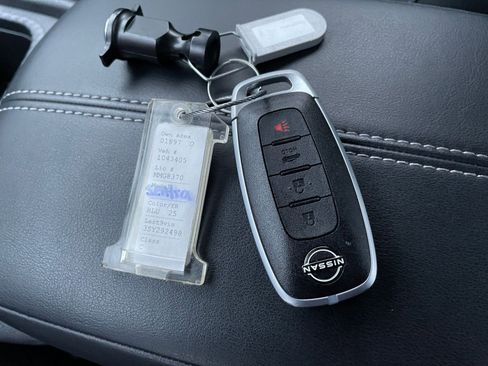 Used 2025 Nissan Sentra SV image 22