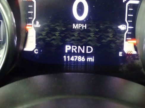 Used 2018 Jeep Wrangler Unlimited Sahara image 40