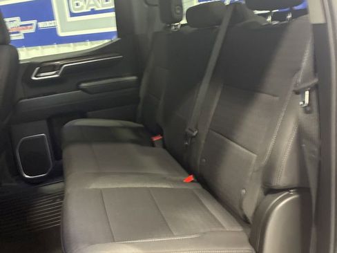 Used 2022 Chevrolet Silverado 1500 LT w/ Z71 Off-Road Package AWD/4WD image 32