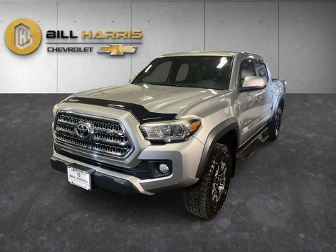 Used 2017 Toyota Tacoma TRD Off-Road w/ Tow Package (A/T) AWD/4WD image 1