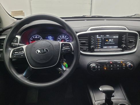 Used 2020 Kia Sorento LX image 22
