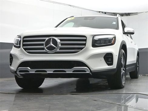 Used 2025 Mercedes-Benz GLB 250 GLB 250 w/ Exclusive Package image 35